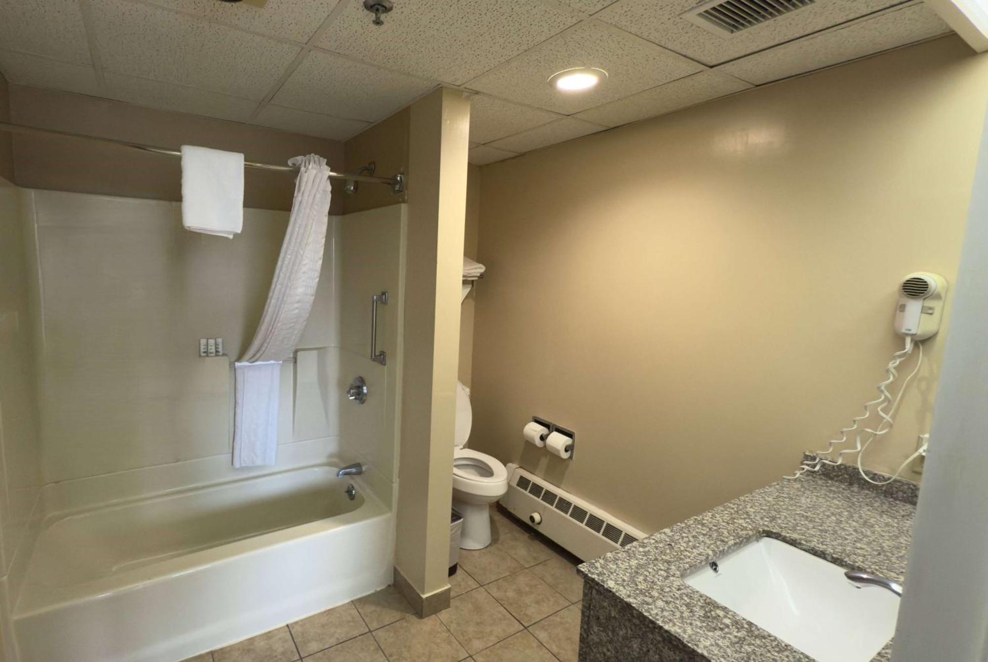 Ramada By Wyndham Seekonk Providence Area Εξωτερικό φωτογραφία