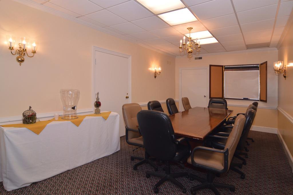 Ramada By Wyndham Seekonk Providence Area Εξωτερικό φωτογραφία